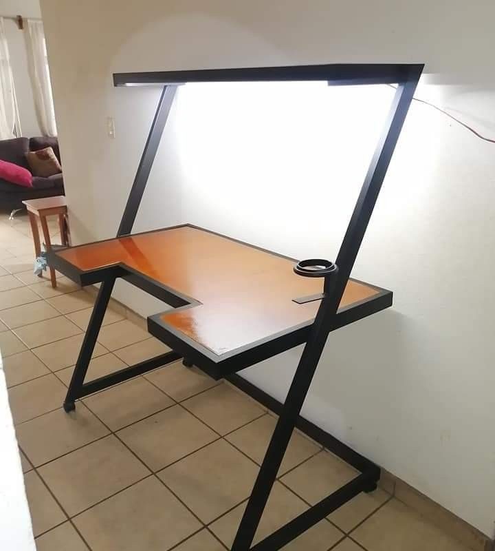 Письменный стол «Z-Line Pro»